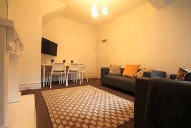 5 bed flat, Hotspur Street, Jesmond Vale, Newcastle, NE65BH - Image 3